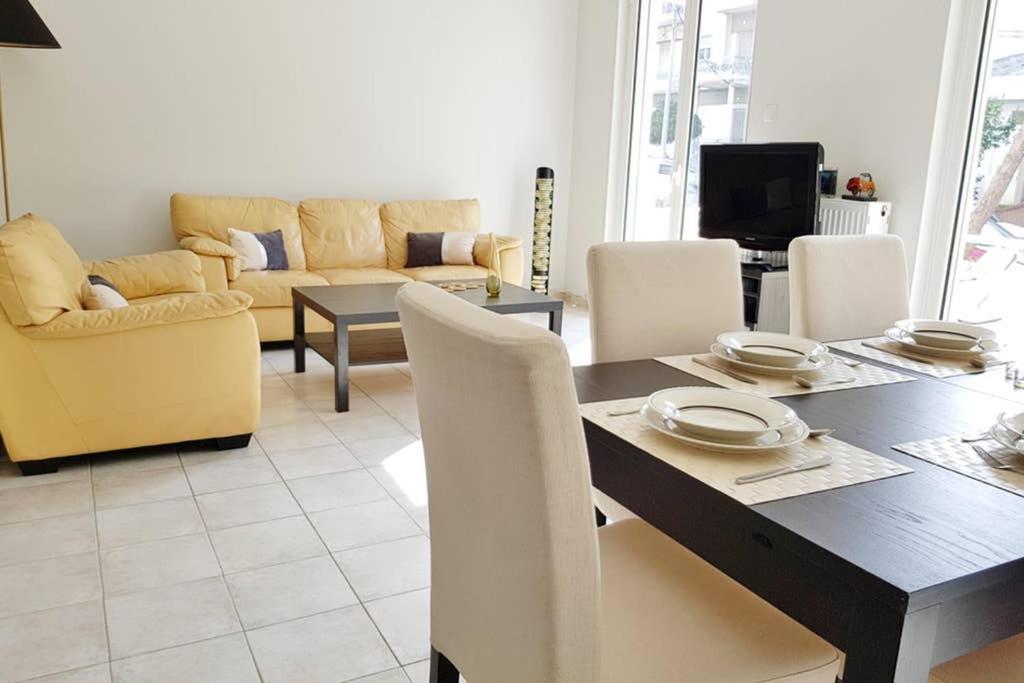 A Great Stay At A Comfortable Large Apartment Athens Exterior photo